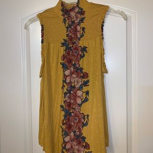 Super cute sleeveless top